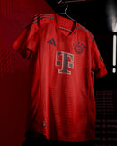 Camisa Bayern de Munique I Home 2024/25 Torcedor Masculino Vermelho