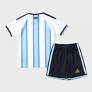 Kit Infantil Argentina I 2026 Branco e Azul, Torcedor Listrada para crianças, Roupas de futebol infantis, Conjunto de torcedor para meninos, Camiseta e calça Argentina 2026, Moda infantil para fãs de futebol, Conjunto listrado Argentina, Roupa de torcida para crianças, Conjunto de futebol infantil, Presentes para pequenos torcedores, Estilo e conforto para jovens fãs, Conjunto de futebol para meninos, Roupas de time para crianças, Torcedor infantil Argentina 2026, Conjunto esportivo listrado para crianças
