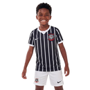 Kit Infantil Corinthians Away 26/27 Listrado, comprar kit infantil Corinthians, uniforme infantil Corinthians, camisa Corinthians 26/27, roupa de futebol Corinthians, kit de futebol infantil, presente para fã do Corinthians, moda infantil Corinthians, loja oficial Corinthians, kit de torcedor infantil, conjunto de futebol Corinthians, futebol para crianças, produtos do Corinthians, melhor preço kit Corinthians, camiseta infantil Corinthians