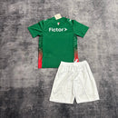 Kit Infantil Palmeiras Home 2026/27 Verde, comprar kit Palmeiras infantil, uniforme Palmeiras criança, kit de futebol Palmeiras, roupa do Palmeiras para crianças, kit de jogo Palmeiras verde, presente para torcedor mirim, uniforme oficial Palmeiras 2026/27, moda infantil Palmeiras, coleção Palmeiras 2026/27, kit esportivo infantil Palmeiras, vestuário Palmeiras para meninos, camisa Palmeiras infantil, shorts Palmeiras criança, futebol Palmeiras para pequenos torcedores