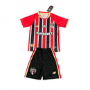 Kit Infantil São Paulo 2026/27 Listrado, compra do conjunto torcedor São Paulo, uniforme infantil São Paulo 2026, conjunto tricolor para crianças, moda infantil São Paulo FC, conjunto de torcedor para meninos, roupas de time São Paulo para crianças, conjunto de futebol infantil São Paulo, uniforme São Paulo para torcedores mirins, presente para fãs do São Paulo, conjunto São Paulo ll 2026, roupas de futebol para crianças, estilo tricolor para pequenos torcedores, uniforme oficial São Paulo FC infantil, conj