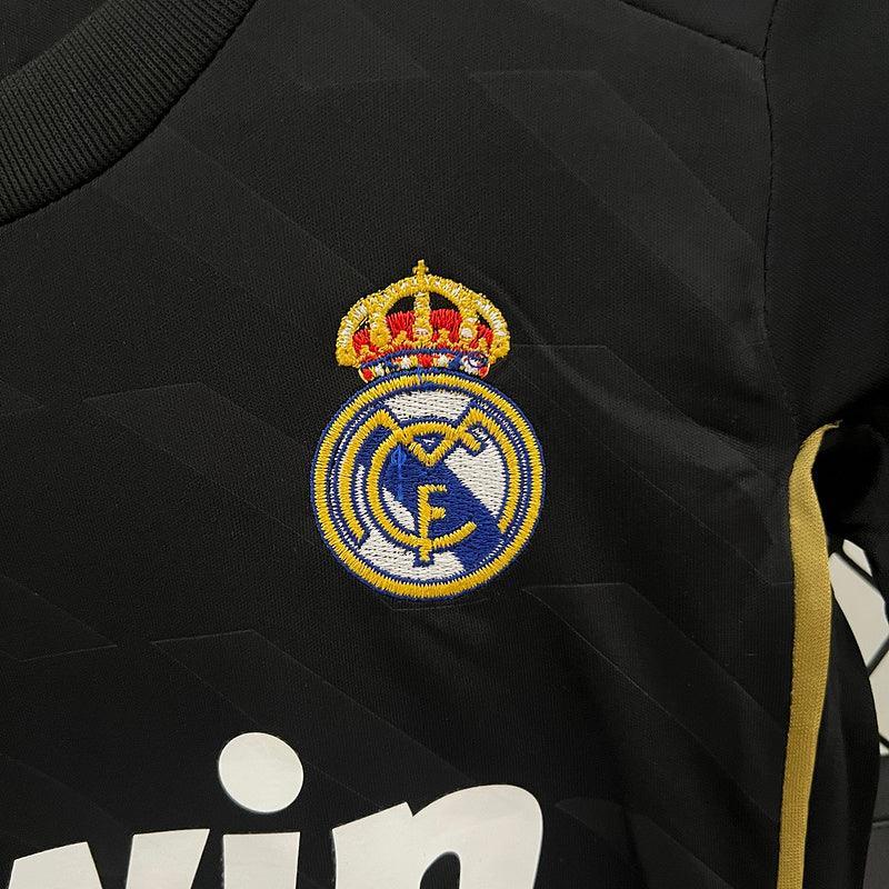 Conjunto Retrô Infantil Real Madrid ll 2011/12 Azul Modelo Torcedor