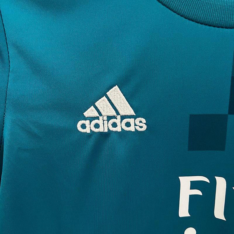 Conjunto Retrô Infantil Real Madrid ll 2017/18 Azul Modelo Torcedor