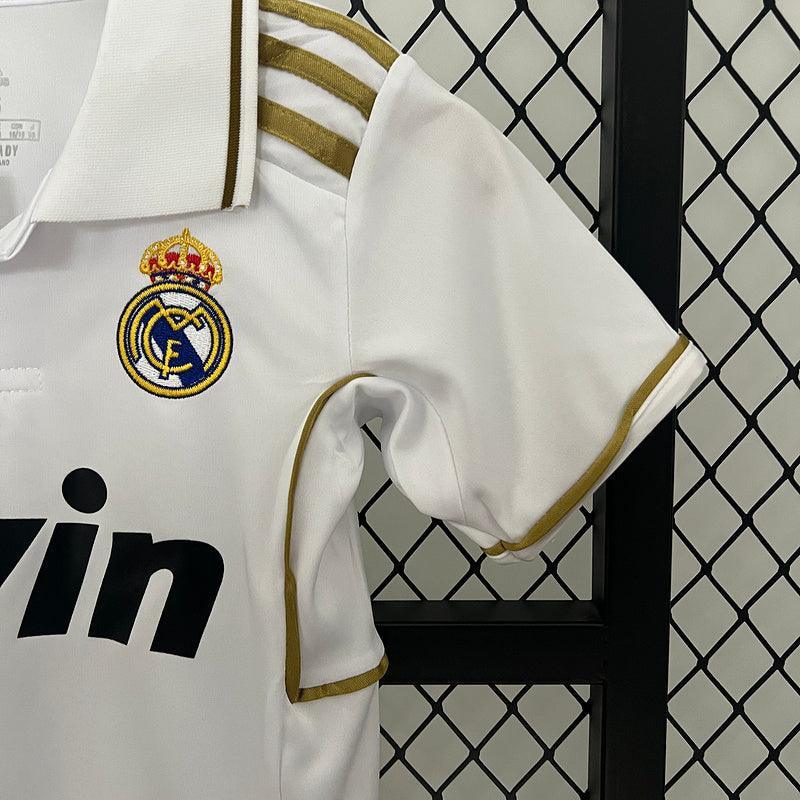 Conjunto Retrô Infantil Real Madrid l 2011/12 Branco Modelo Torcedor