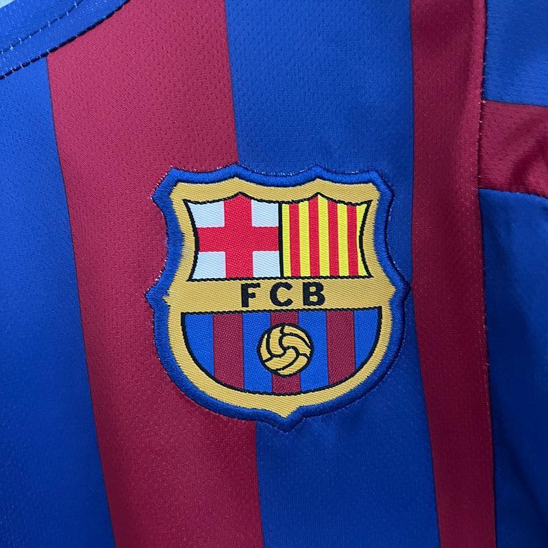 Conjunto Retrô Infantil Barcelona l 2005/06 Torcedor Grena