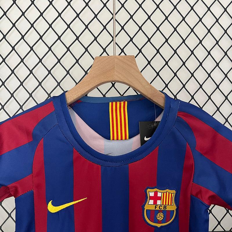 Conjunto Retrô Infantil Barcelona l 2005/06 Torcedor Grena