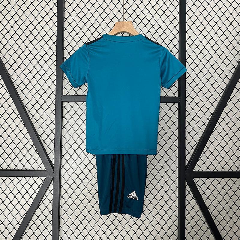 Conjunto Retrô Infantil Real Madrid ll 2017/18 Azul Modelo Torcedor