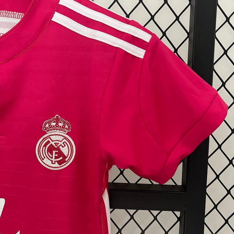Conjunto Retrô Infantil Real Madrid ll 2014/15 Vermelho Modelo Torcedor