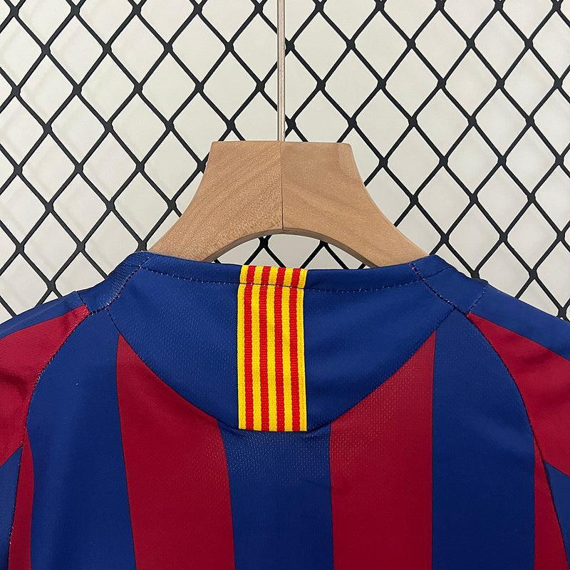 Conjunto Retrô Infantil Barcelona l 2005/06 Torcedor Grena