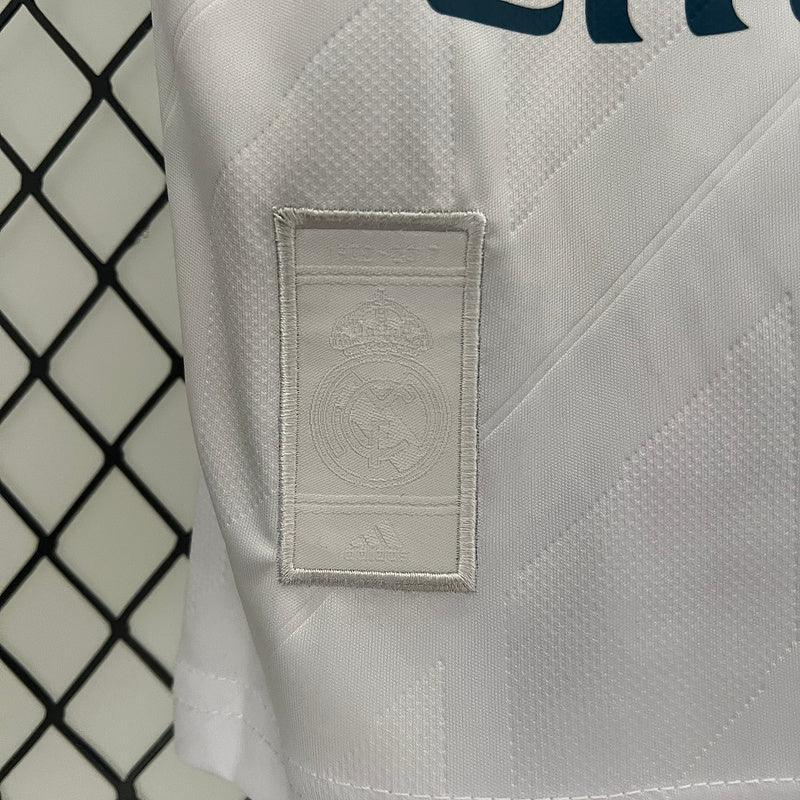 Conjunto Retrô Infantil Real Madrid l 2017/18 Branco Modelo Torcedor